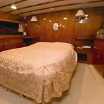 Πλωτό κατάλυμα Motor Boat Paloma Rea Τρογκίρ