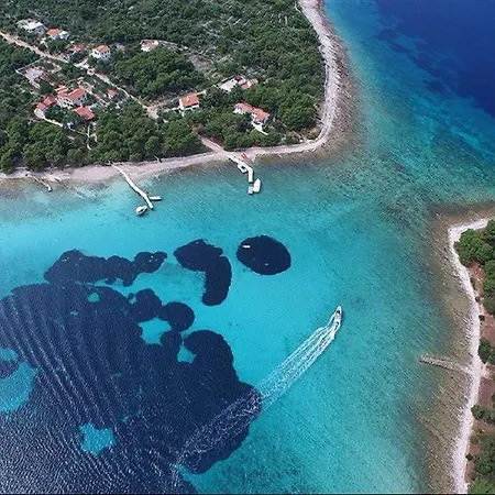 Botel Motor Boat Paloma Rea *