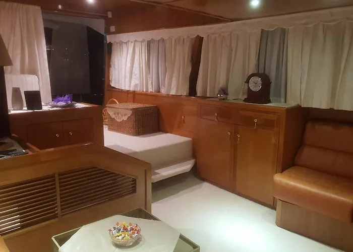 Motor Boat Paloma Rea * تروغير