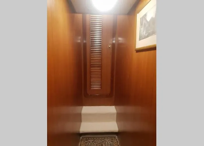 بوتيل Motor Boat Paloma Rea تروغير