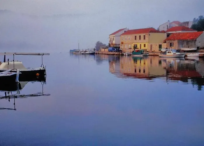 Motor Boat Paloma Rea Botel Trogir