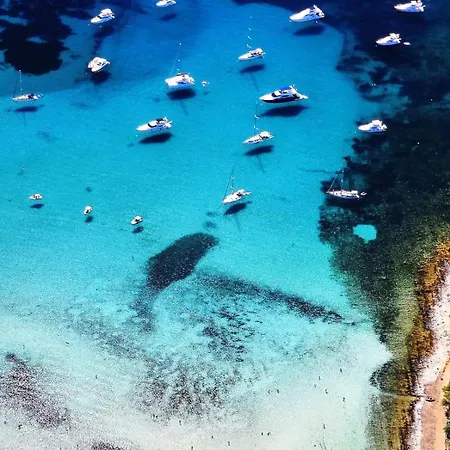 Motor Boat Paloma Rea Hotel na wodzie